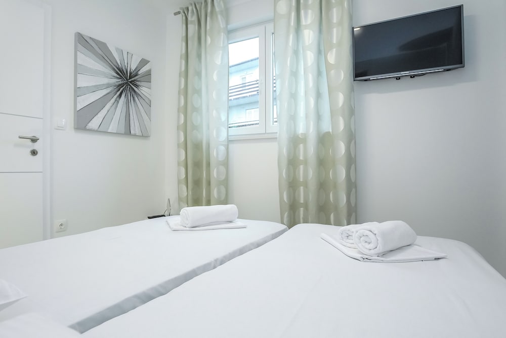 Tomana B Apartments
