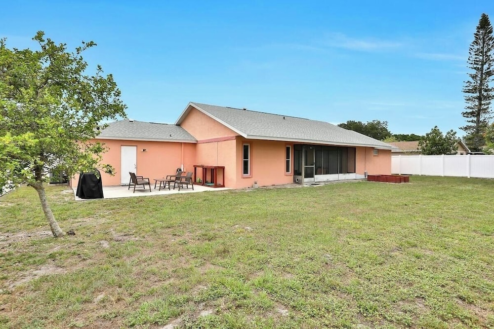 Renovated 3BR Dog Friendly Pond View W/D
