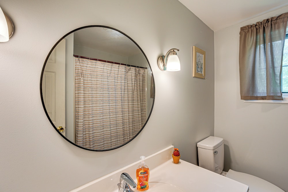 Honey Bee Farm On-site: Susquehanna Valley Apt!