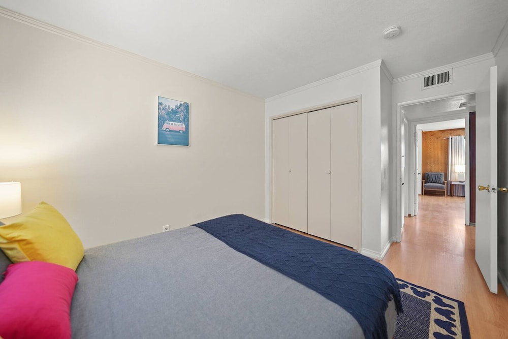 5 BR Jacuzzi 12 Mins to Disney Knotts