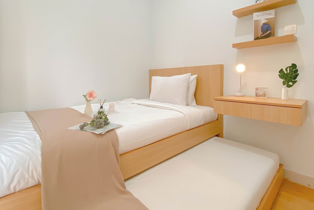 Good And Cozy 2Br Apartment Patraland Urbano