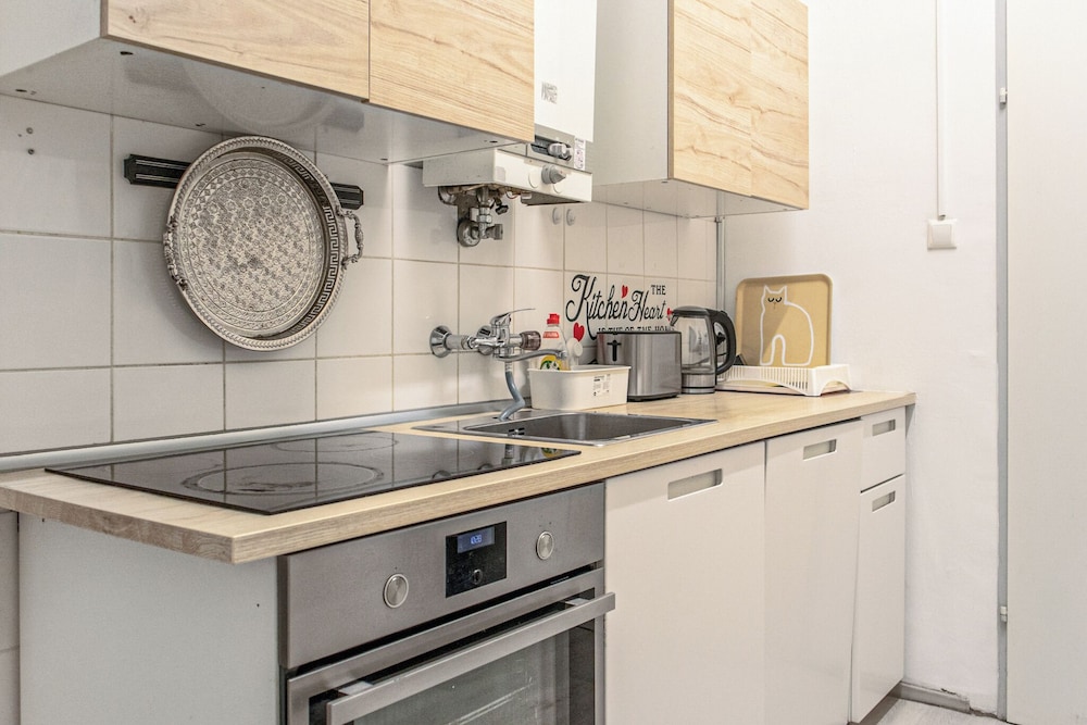 Charming 2BR Apt in Prime Location