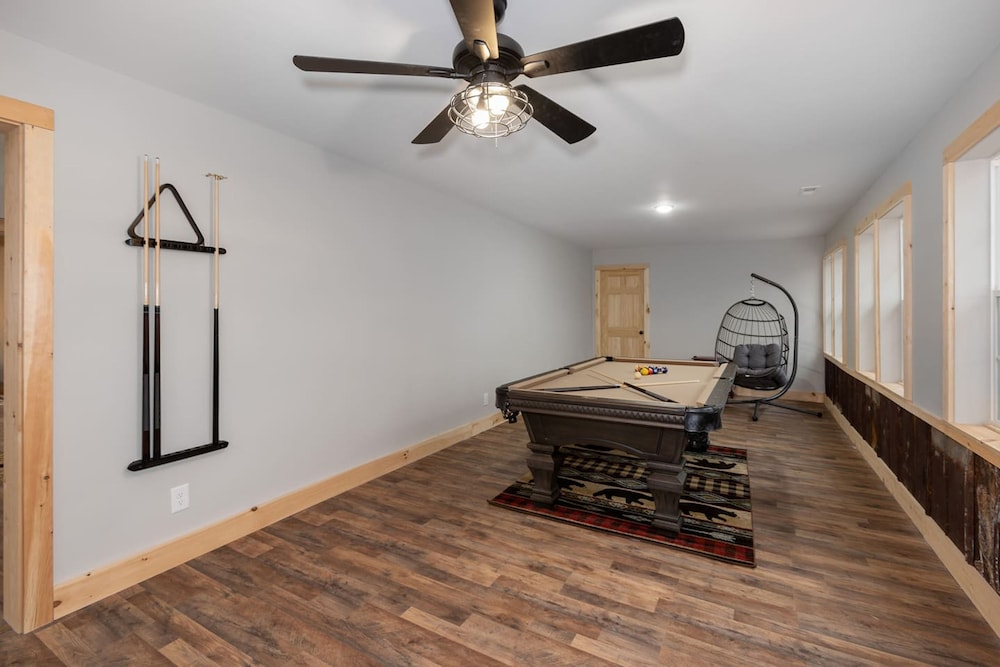 Boone Getaway Dog Friendly Hot Tub Fire Pit