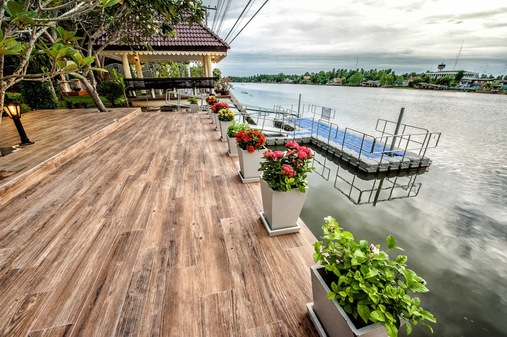 Baan Nam Pen Resort