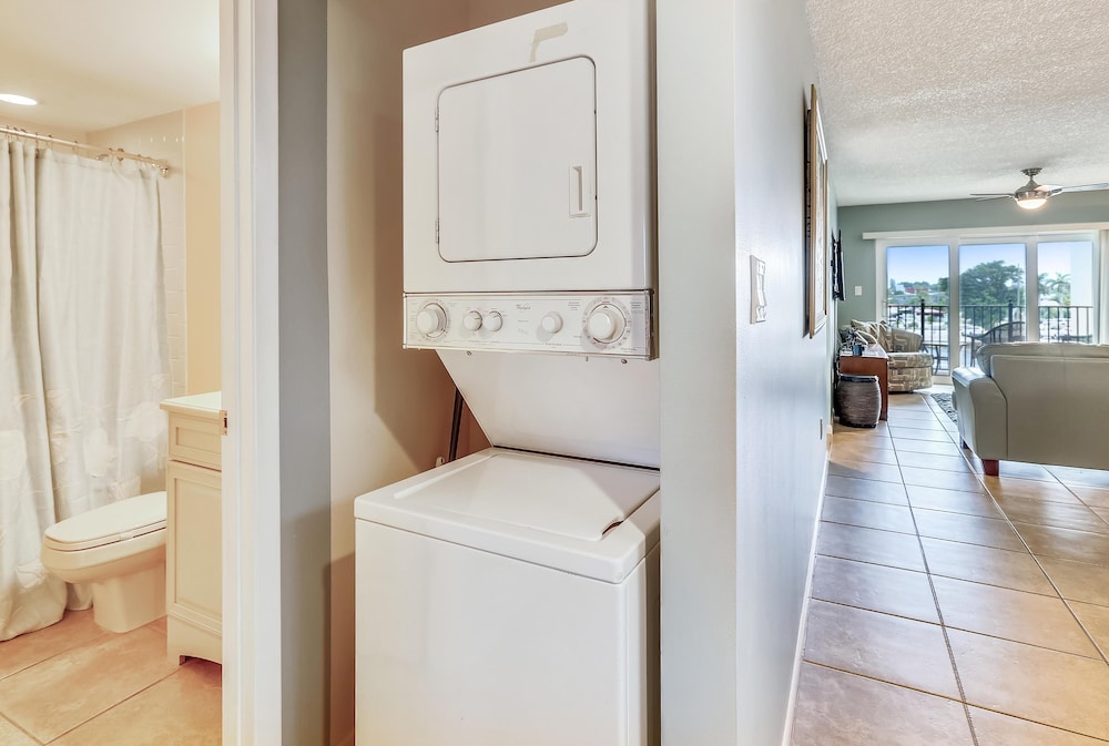 Land's End 4-304 Bay Front - Premier