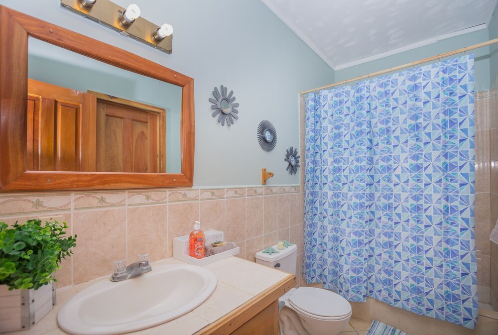 Roatan Ocean View - Ground Floor 2 Bedroom Apts
