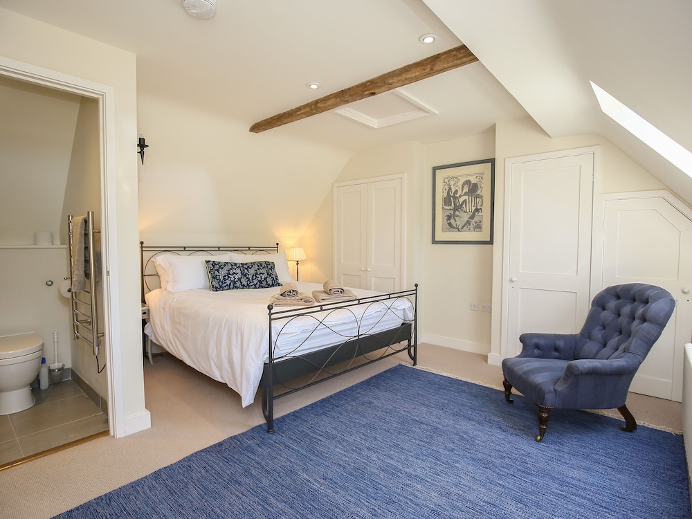Kings Cottage - North view 4