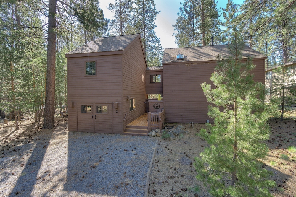 Diamond Peak 2 3 Bedroom Home