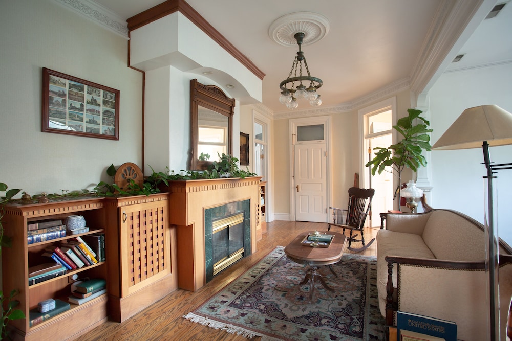 Ellerbeck Mansion Bed & Breakfast