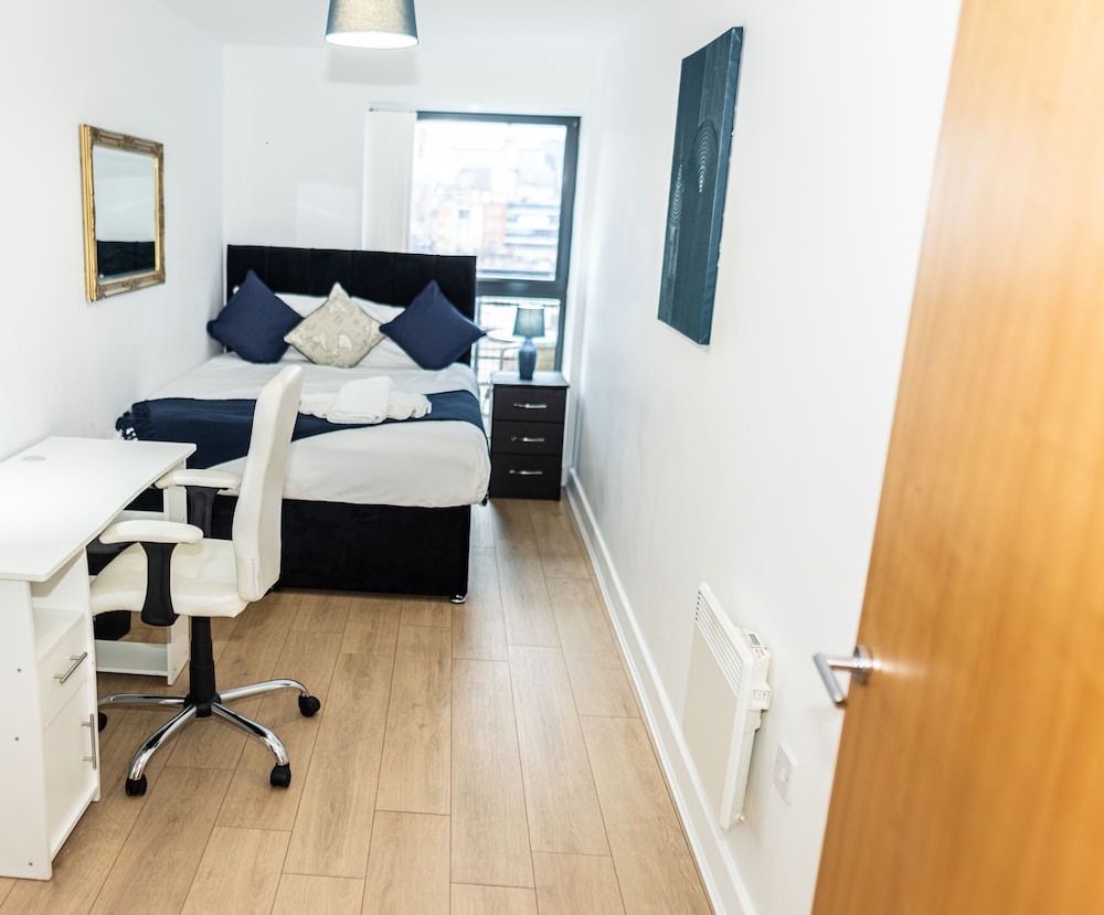 2ndhomestays-digbeth-birmingham - Central Location