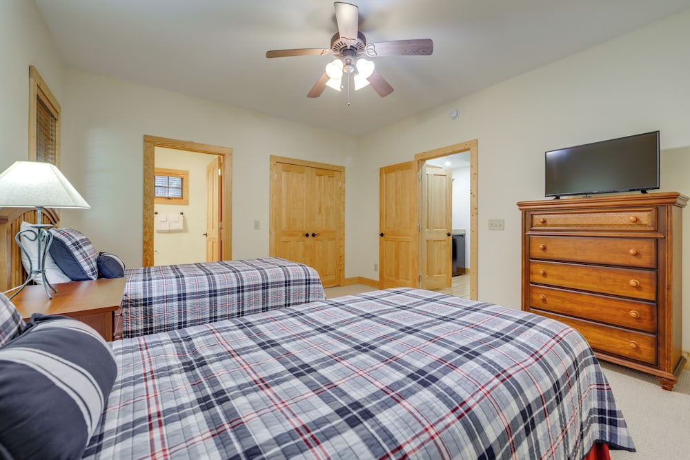 Play Golf & Tennis: Family Escape in Cashiers!