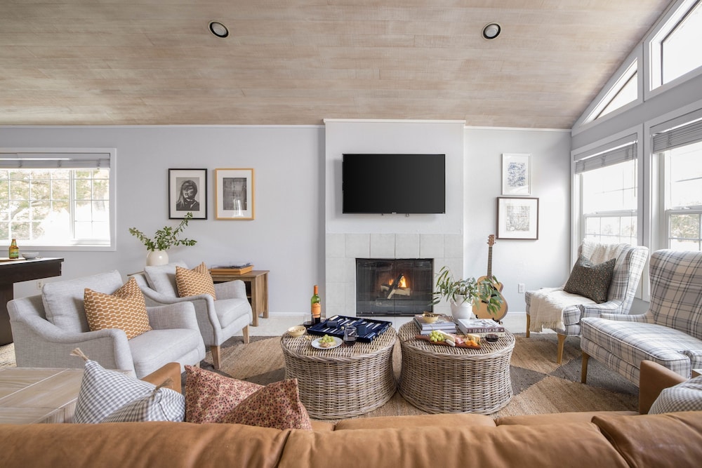 Black Oak by Avantstay Modern Chic Santa Rosa Hideaway With Pool Table Fire Pit