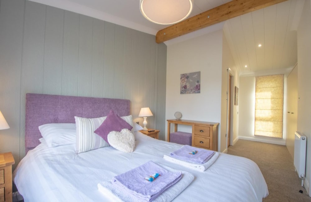 2 Bedroom Sleeps 4 Lodge-smart Tv-hot Tub-dogs Ok view 4