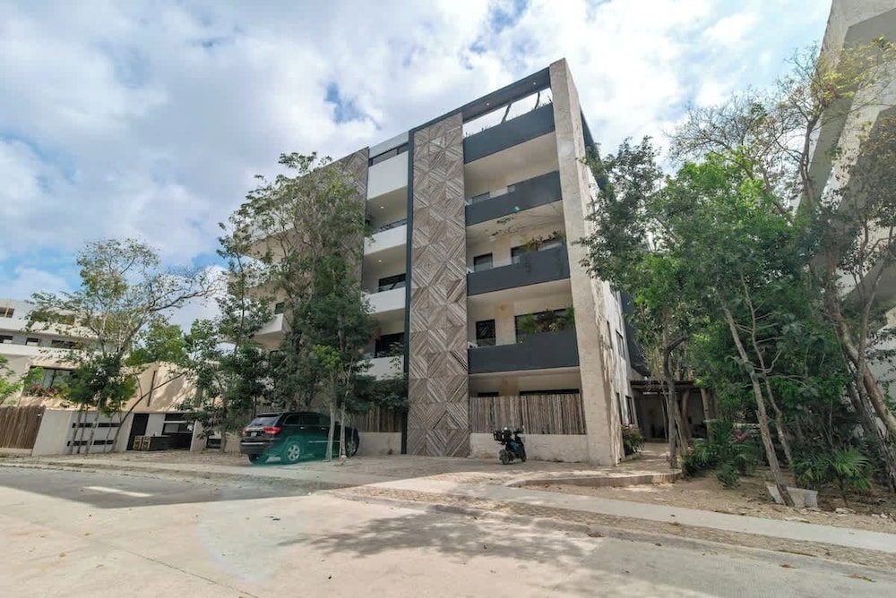 Best Private Pool/1 Full BR/ 2sofabeds/amenities