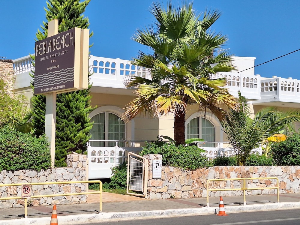 Hotel Perla Beach - Image 1