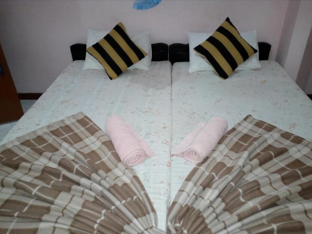 Lizzie Villa Guest House