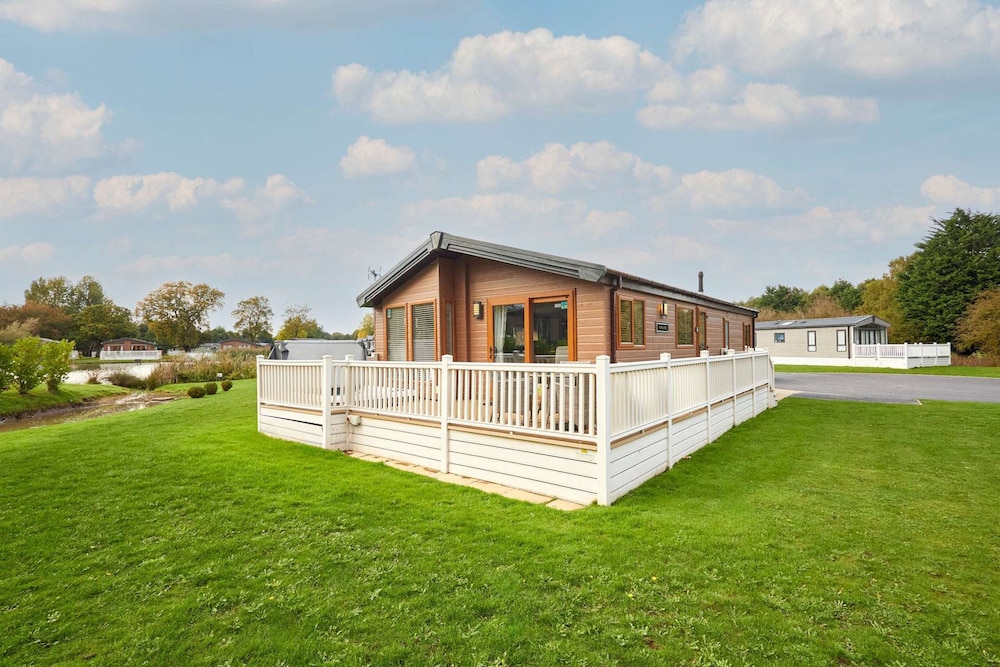 Host Stay Kinship Lodge