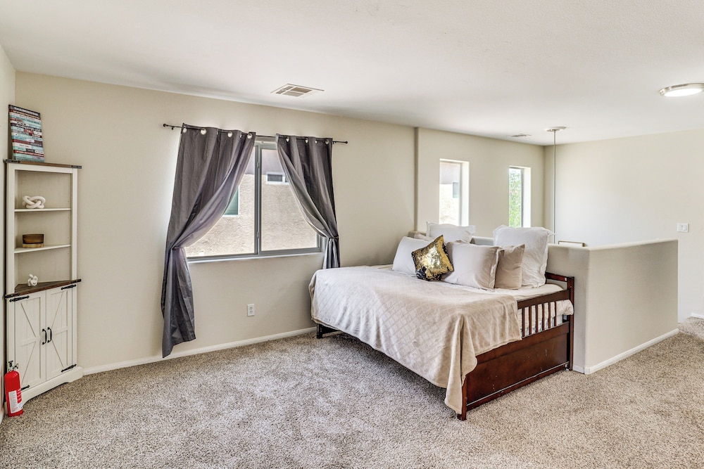 North Las Vegas Home w/ Hot Tub - 14 Mi to Strip!