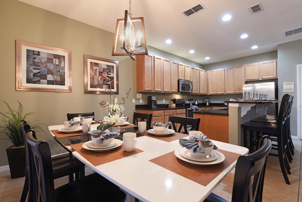 Lux Villa w Pool Spa Games - Near Disney