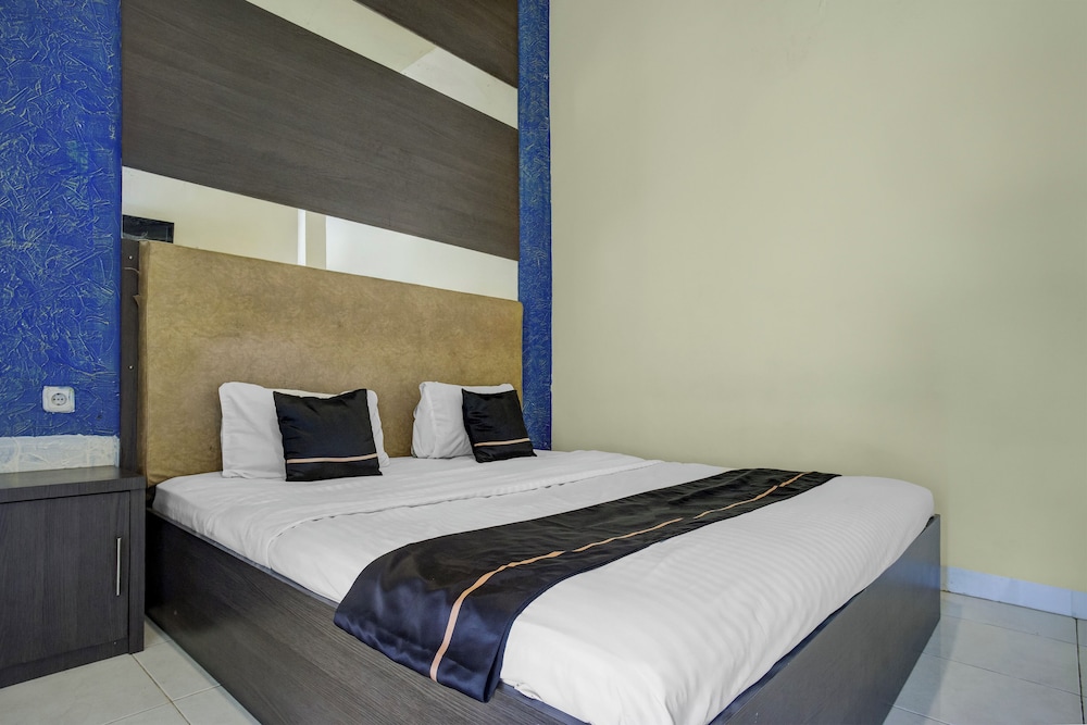 Hotel O near Universitas Widya Dharma