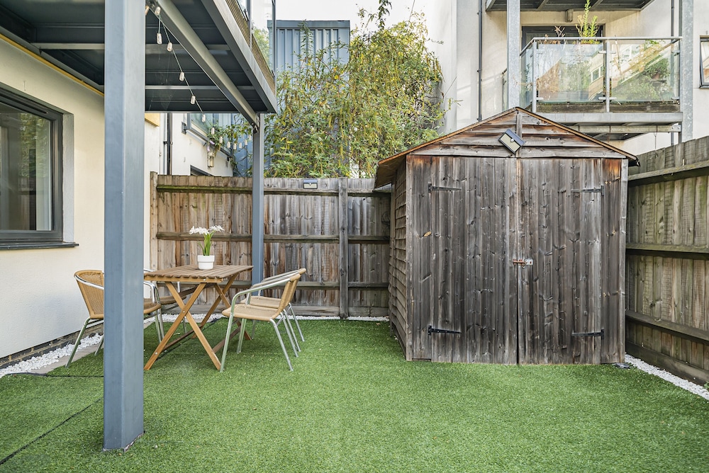 outdoor bbq area