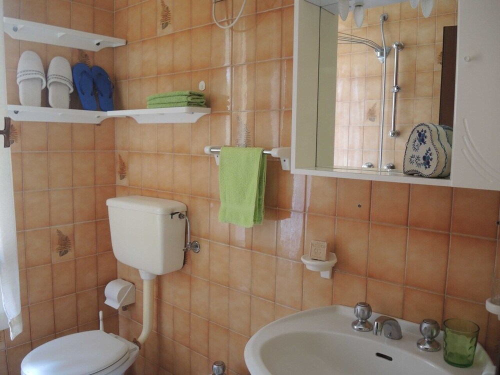Comfortable Flat Near the sea With Garden