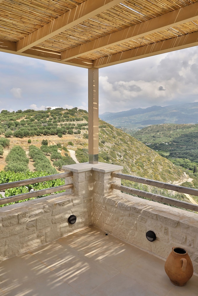 Amvikas Suites in Sitia