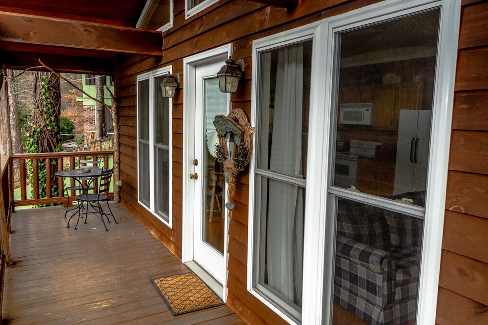 The Chimney Rock Inn & Cottages