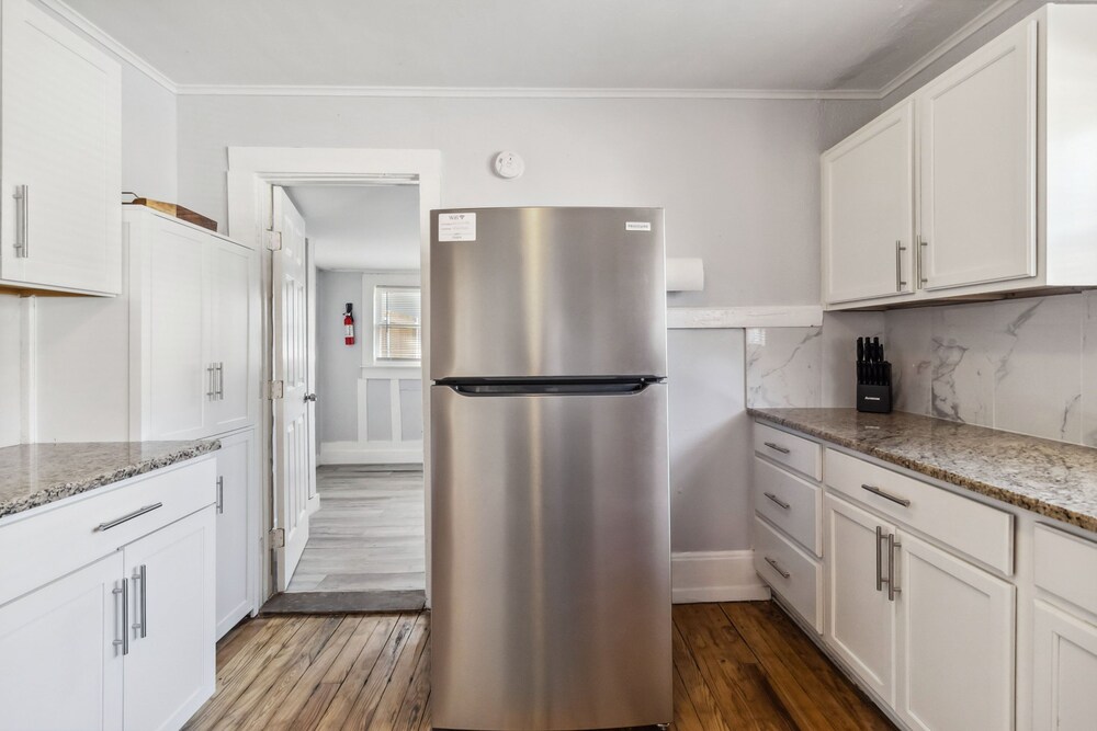 Charming Bungalow In Mckinney Walk To Downtown 2 Bedroom Bungalow