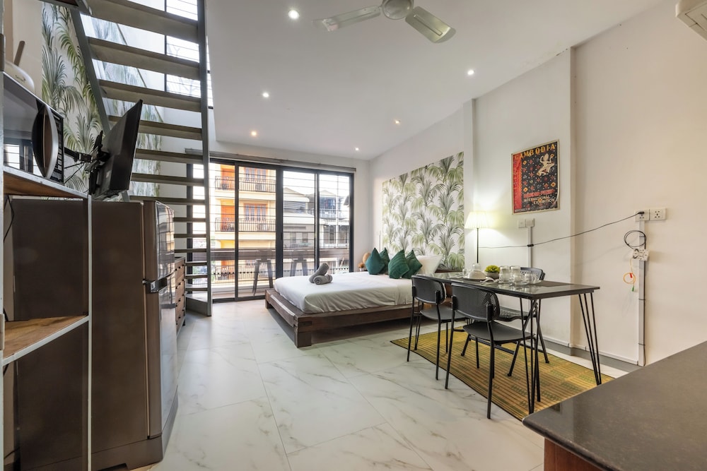 Lofty Comfort Stay-Relax by Soben Home