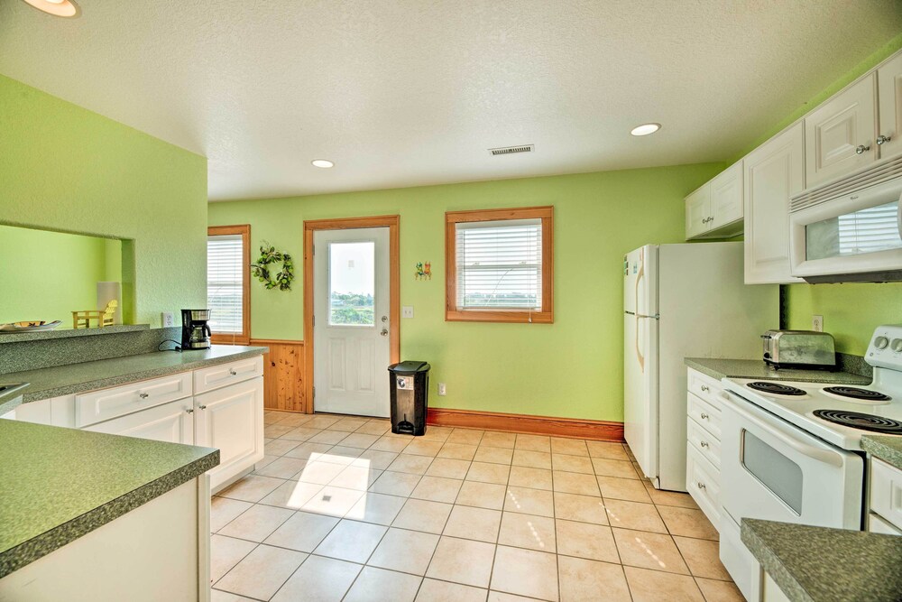Quiet Hatteras Duplex With Decks ~ 1 Mile to Beach