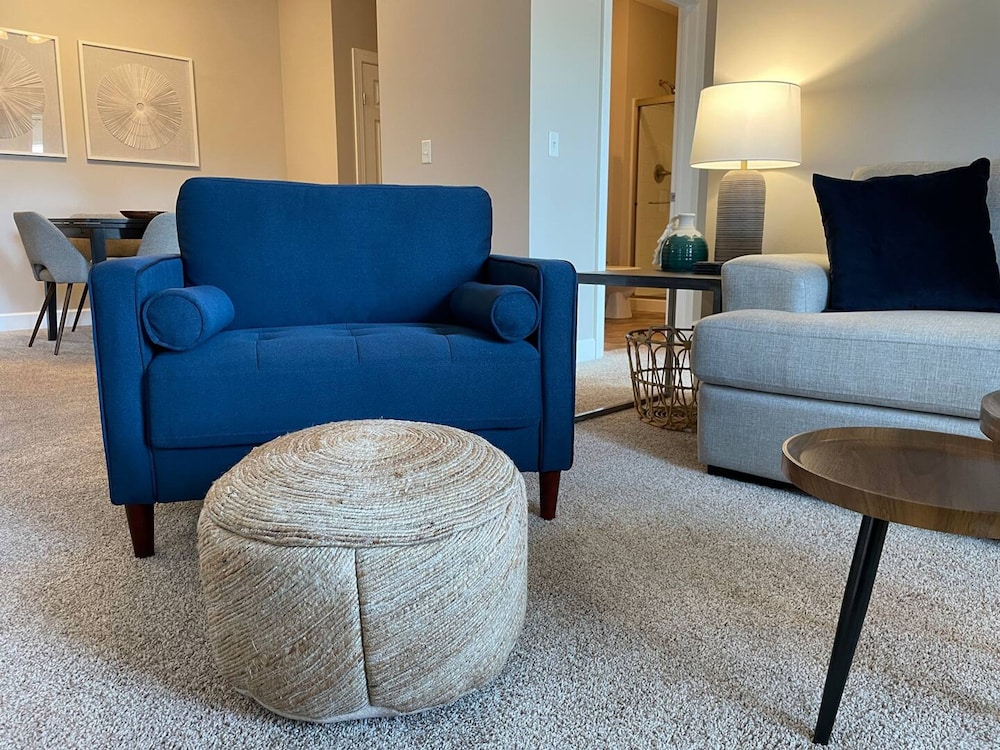 2BR Water Views W D Walkable Pool Gym