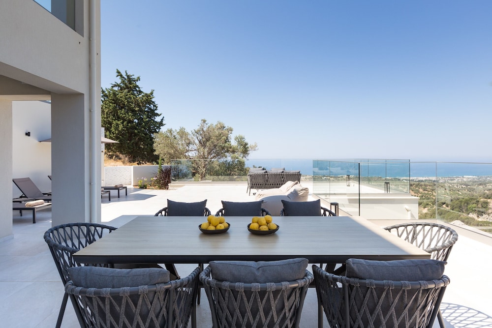 Villa Santa Irini 2 - With Heated Pool