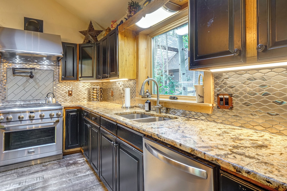 Steps to Ski Shuttle: Breckenridge Home w/ Hot Tub