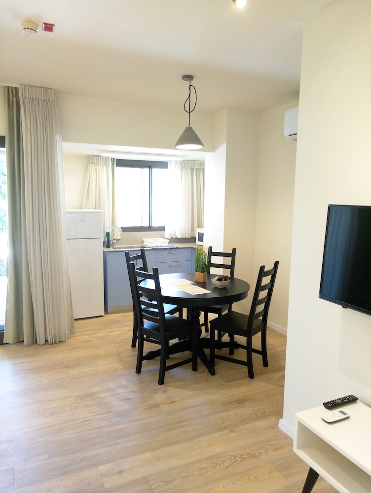 Kibbutz Kfar Masaryk Country Lodging
