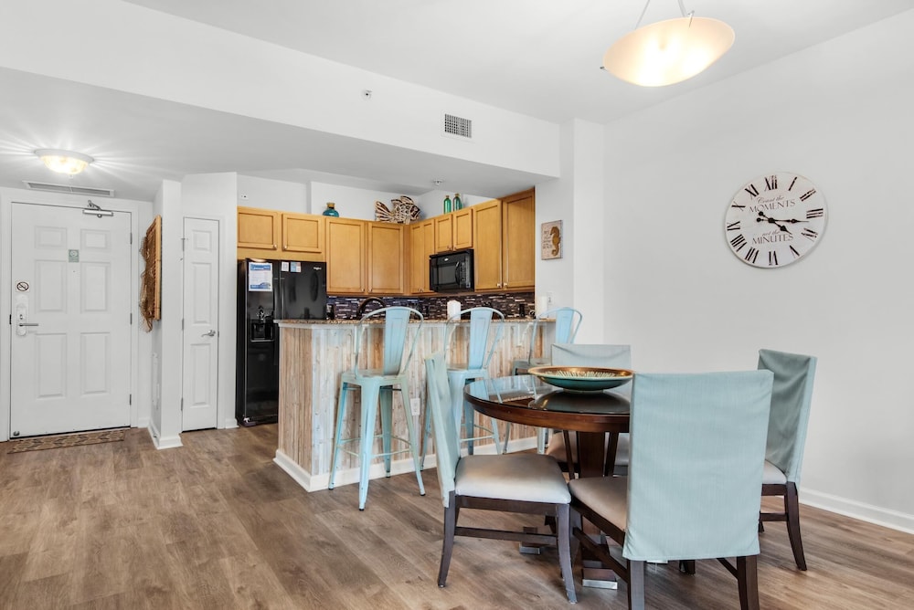 Palms Resort #1808 Jr 2BR