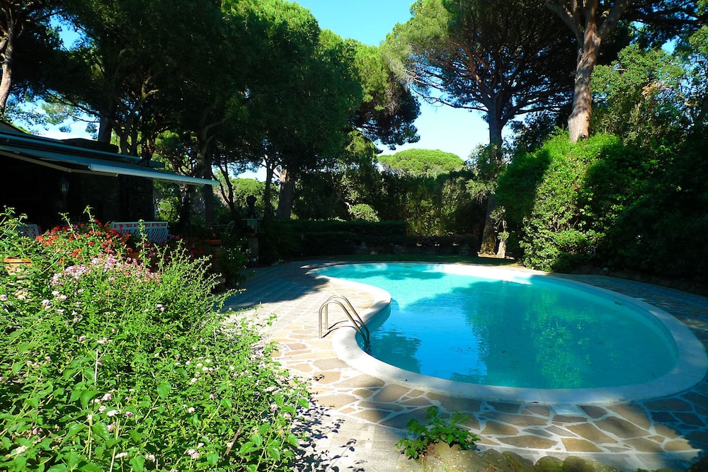 Villa La Sugheretta a Punta Ala con Piscina