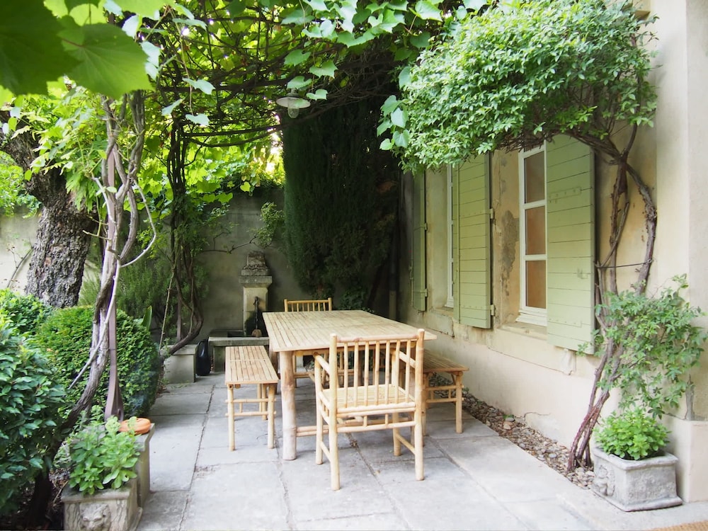 Villa Maillane 18th Century Residence Completely Renovated