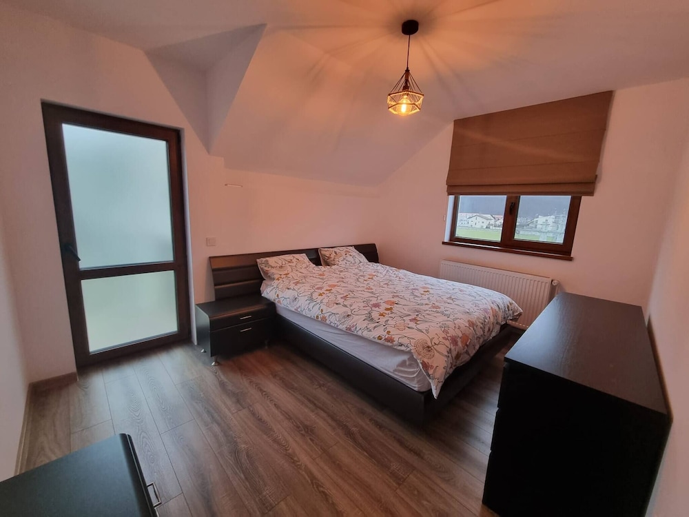 Rocktop Refuge In Rasnov view 4