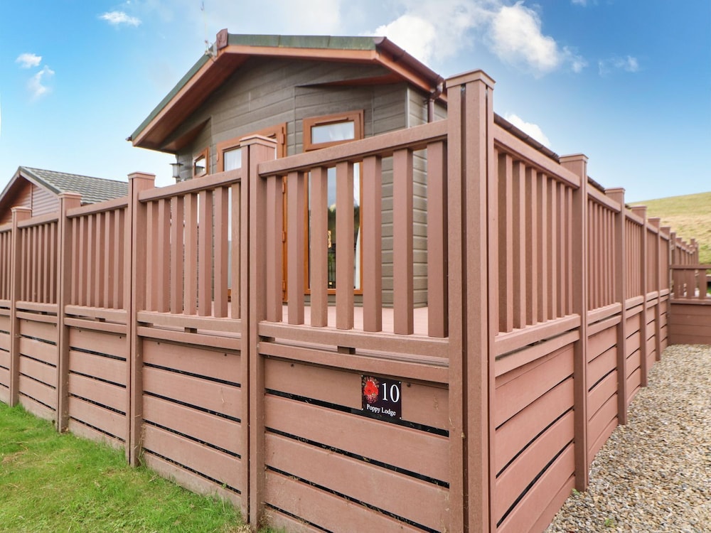 10 Poppy Lodge