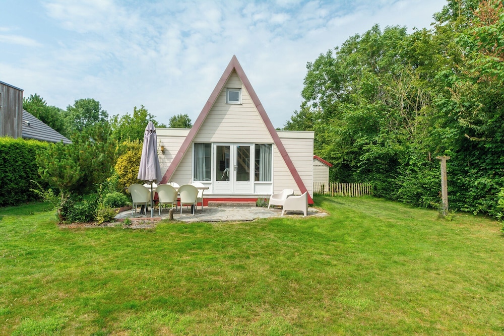 Duinland 50 Holiday Home for 4-people Near Beach