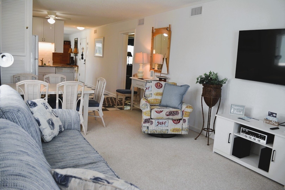 Beauty & The Beach-8B - 2 Br Home