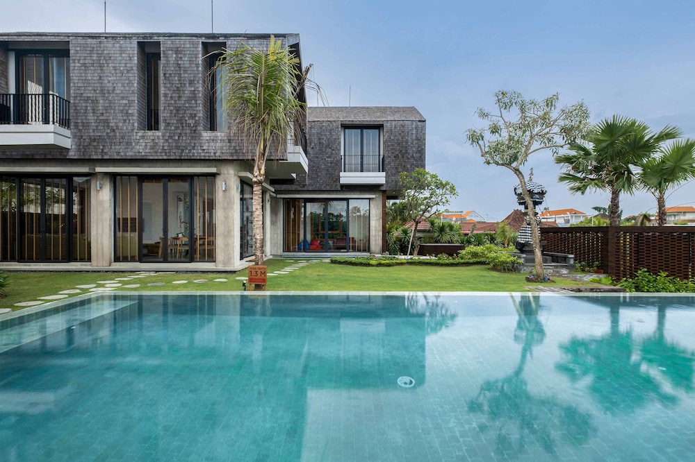 Cahaya Villa Canggu by Island Escape Villas view 3