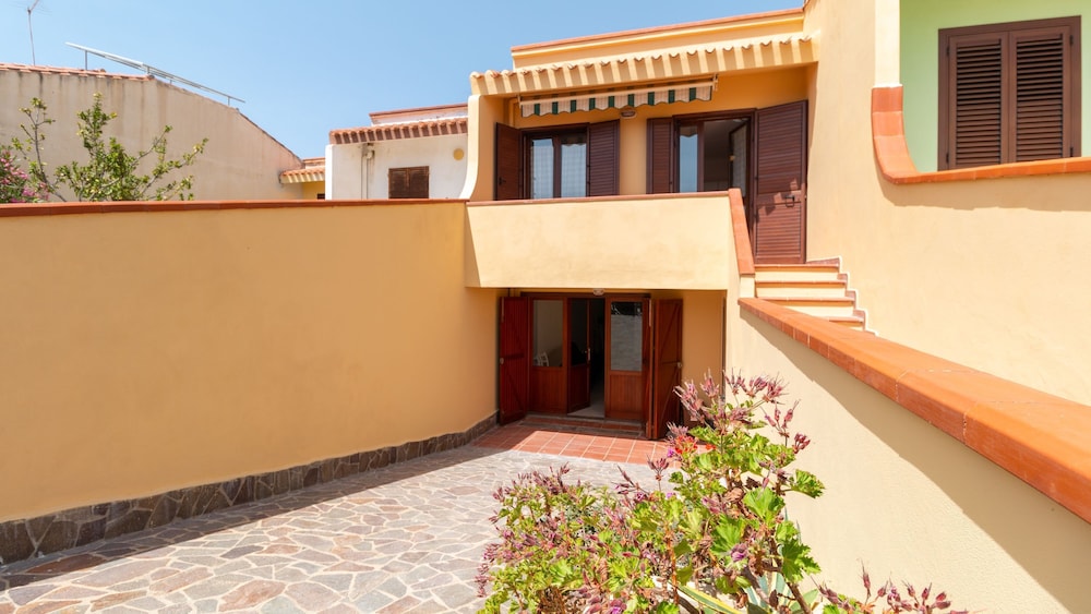 Domus Claudia in Funtana Meiga view 2