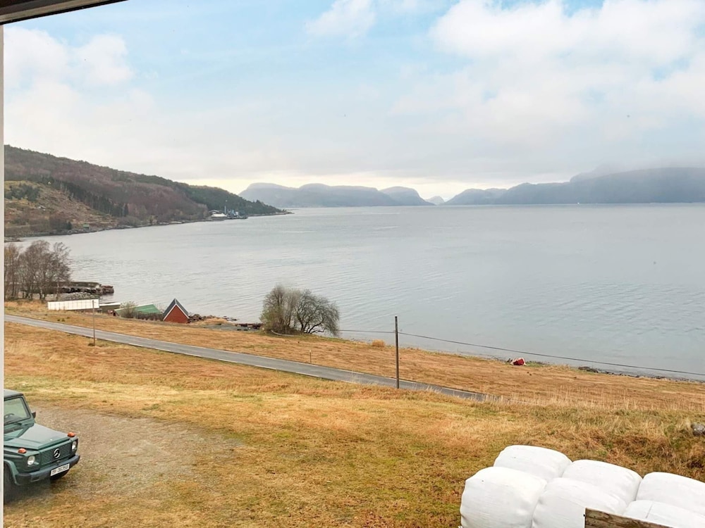 10 Person Holiday Home in Brekke view 4