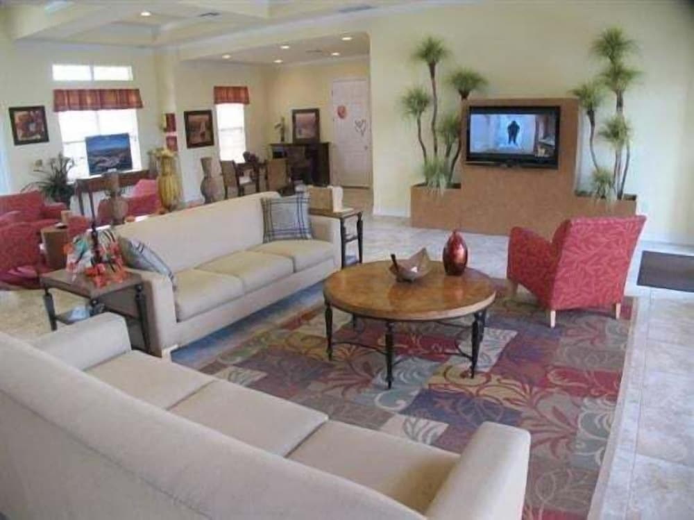 Beautiful 1st Floor Condo In Gated Cane Island, Close To Parks 2 Bedroom Condo