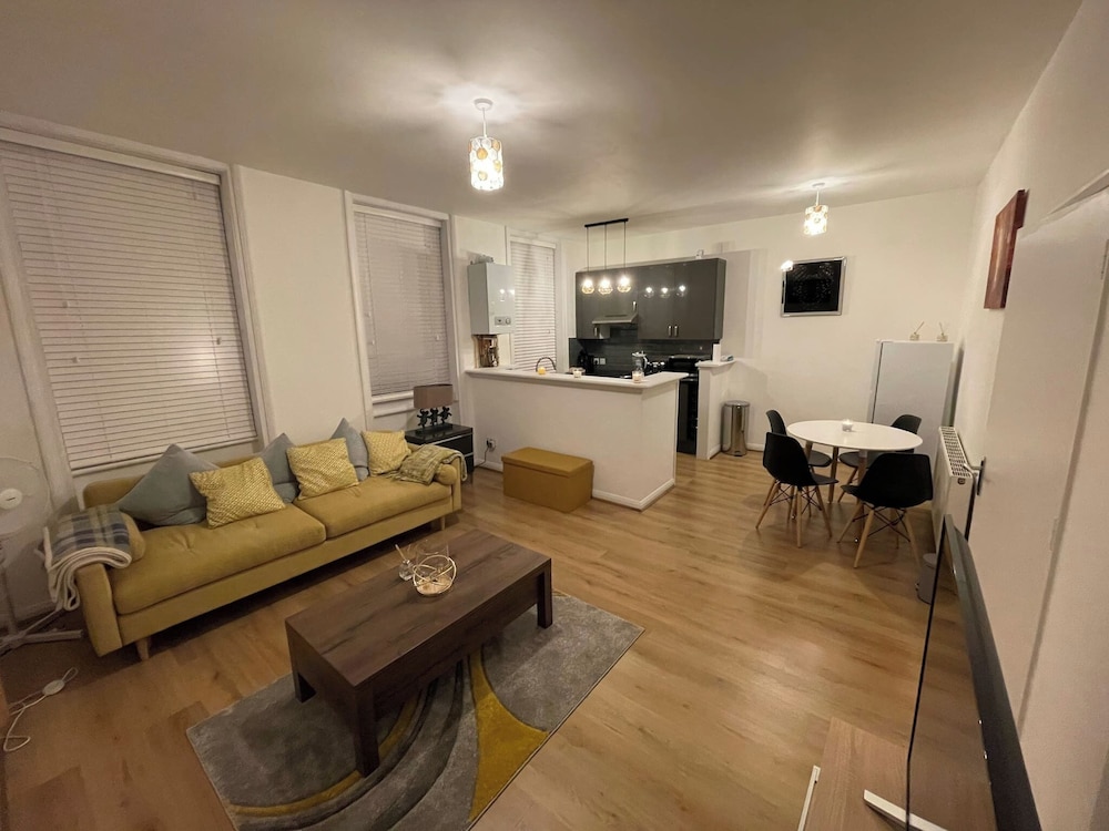 Cozy 1-bedroom Apartment Near Margate Seafront