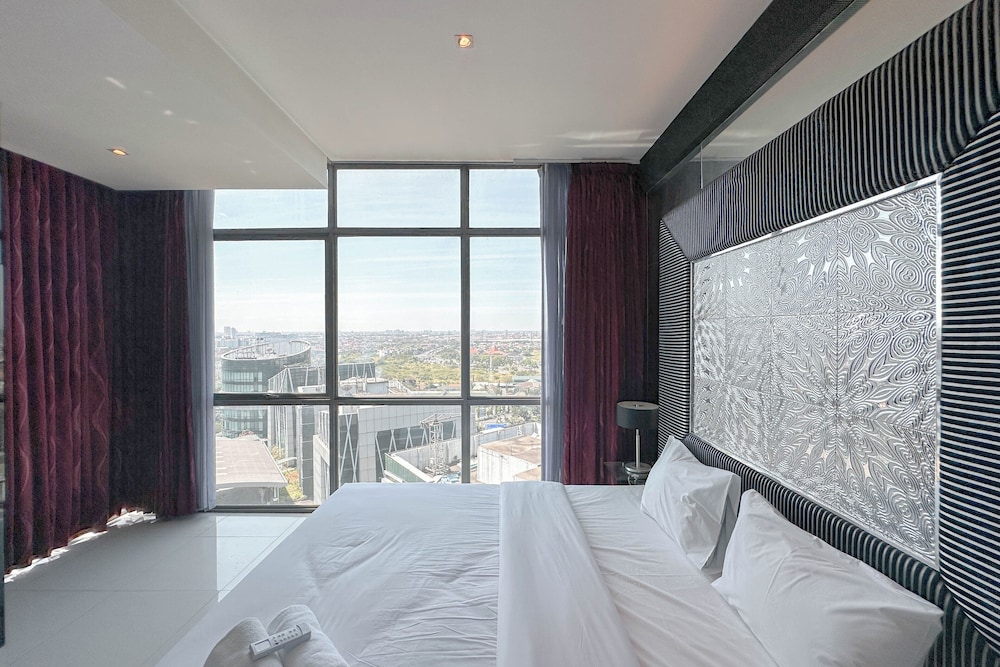 Spacious And Comfortable Living 3Br Apartment At Aryaduta Residence