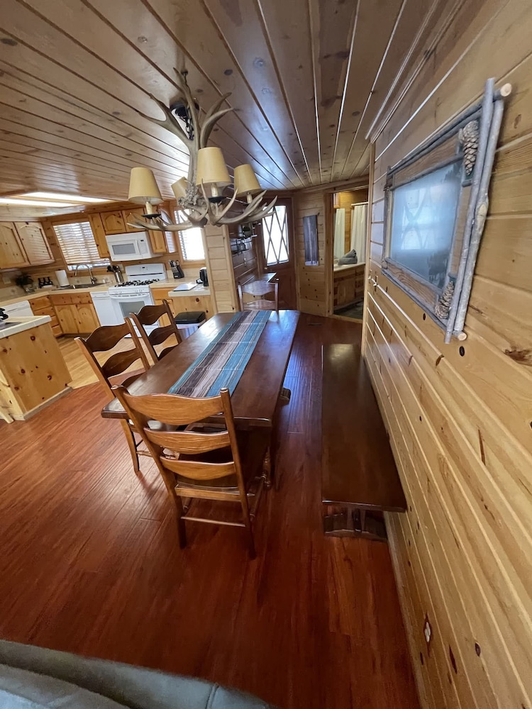 Discover Serenity Cozy Cabin With Mountain Views
