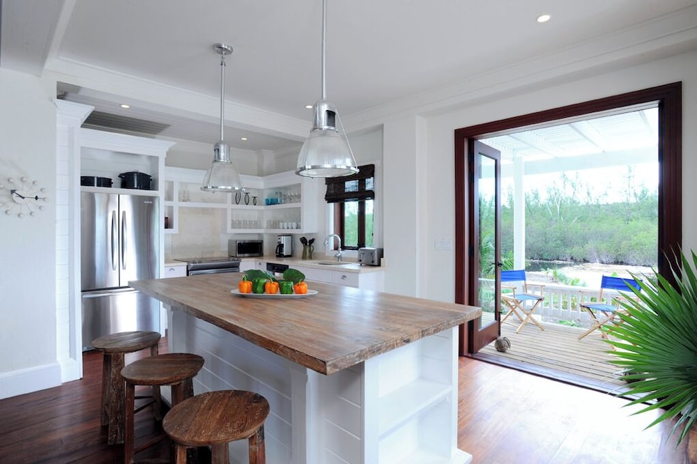 Beachside Beauty: Brand New Home With Pool